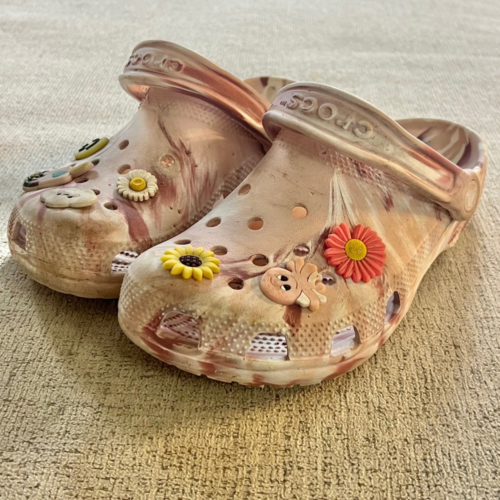 Crocs Classic Marbled Clogs Pink White Swirl J4 Kids Girls Charms Jibbitz